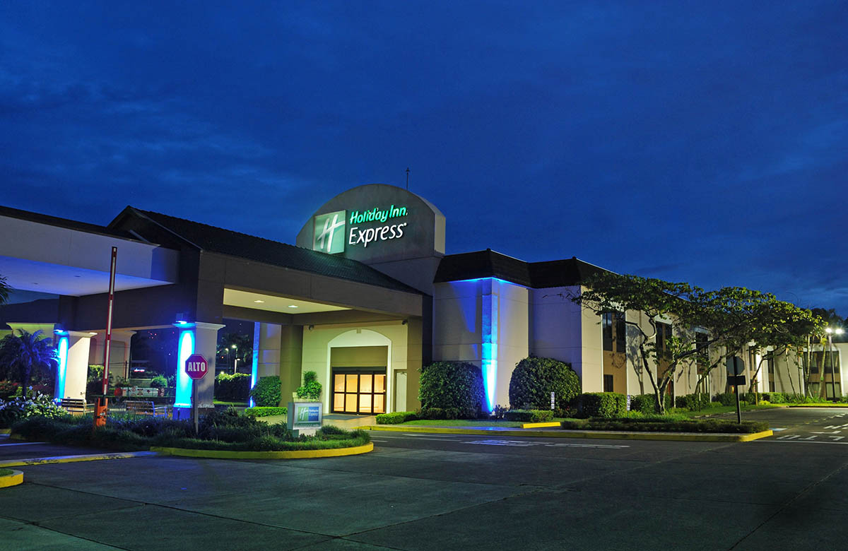 Holiday Inn Express – Expediciones Tropicales